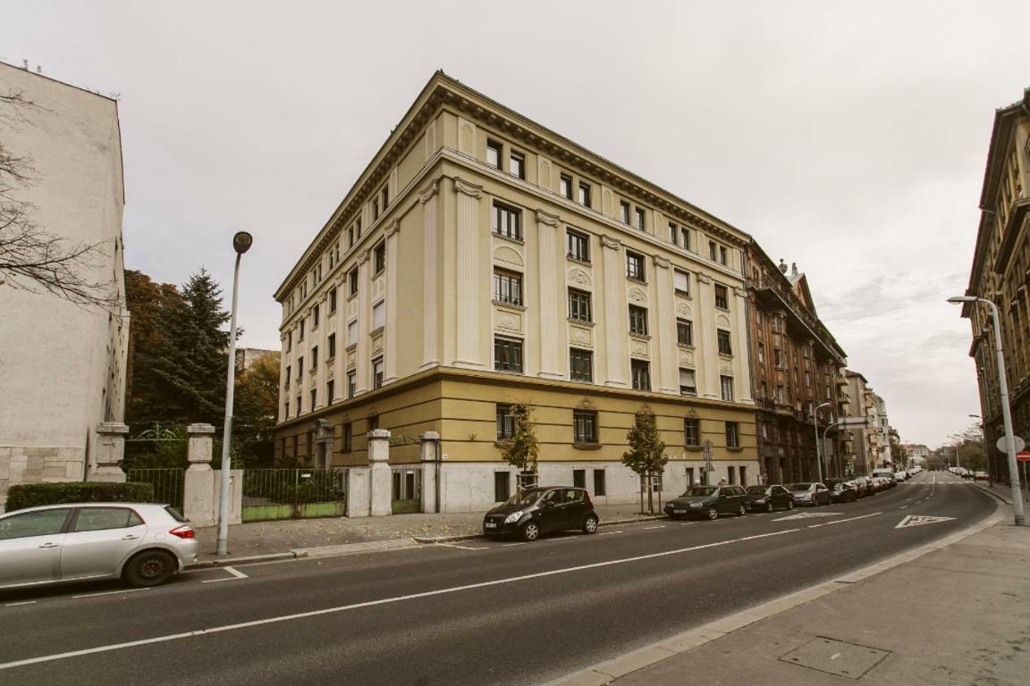 Luxury View On To The Castle Apartment *